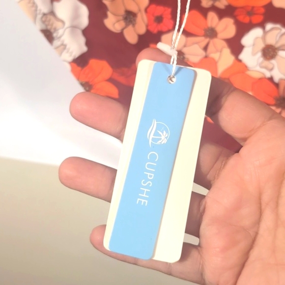 Cupshe Olivia Floral One-piece Swimsuit Size Small NWTG - Picture 9 of 15